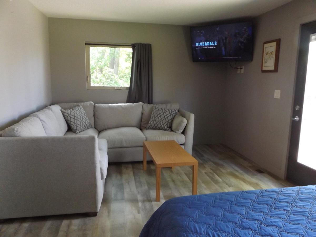 Big Spirit Resort Spirit Lake Екстер'єр фото