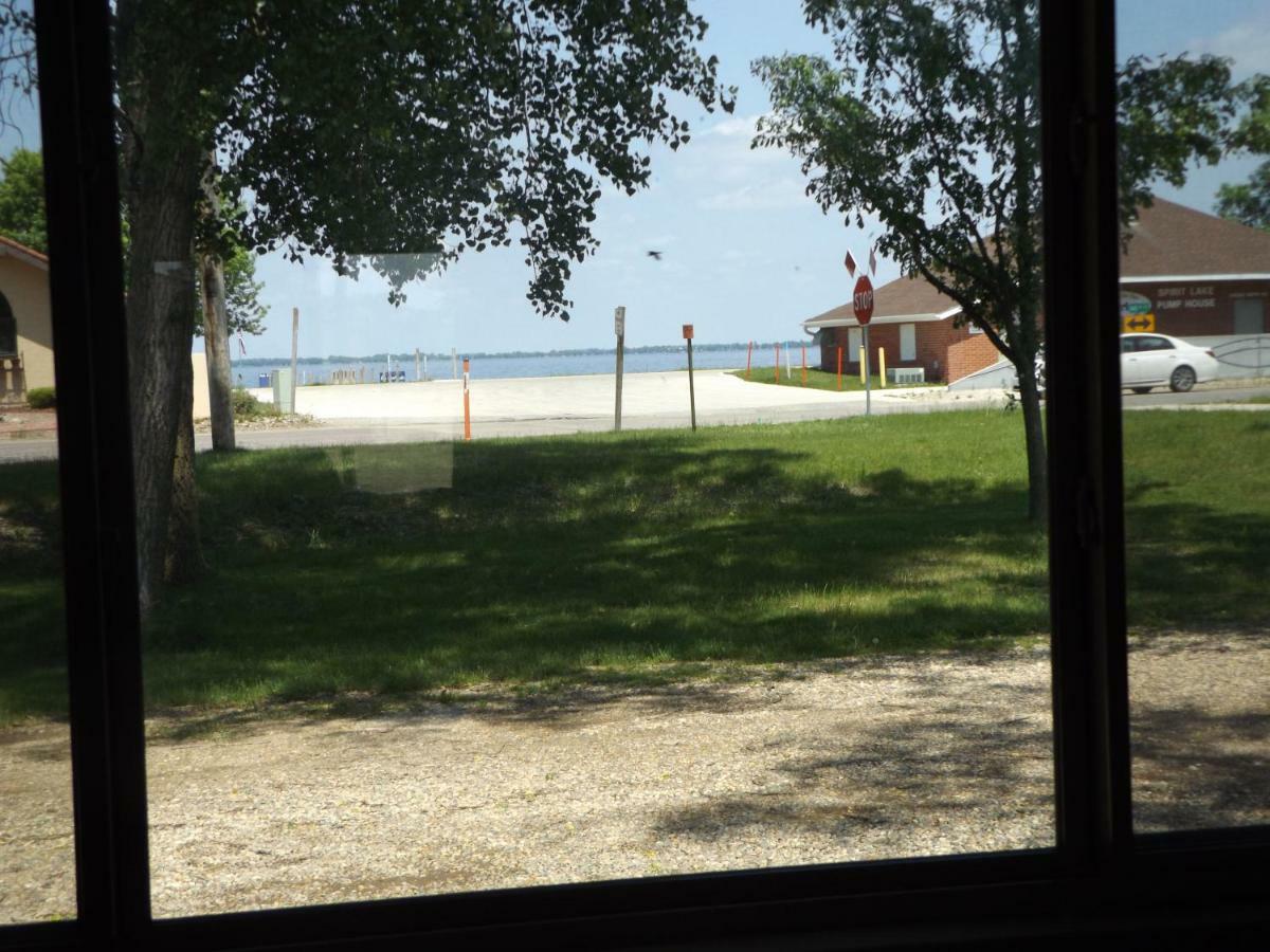 Big Spirit Resort Spirit Lake Екстер'єр фото